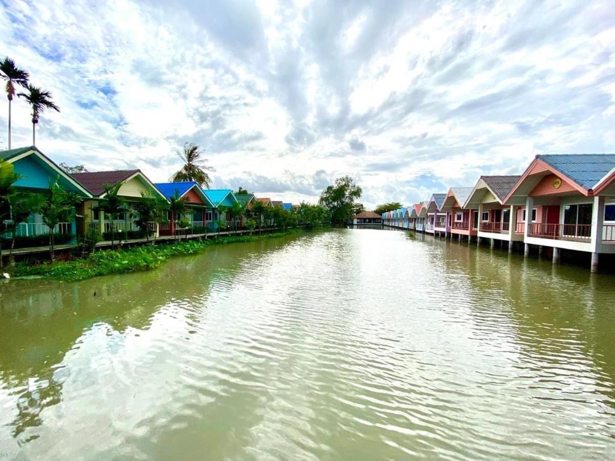 Baan Chay Namm Resort Bangkok Exterior foto